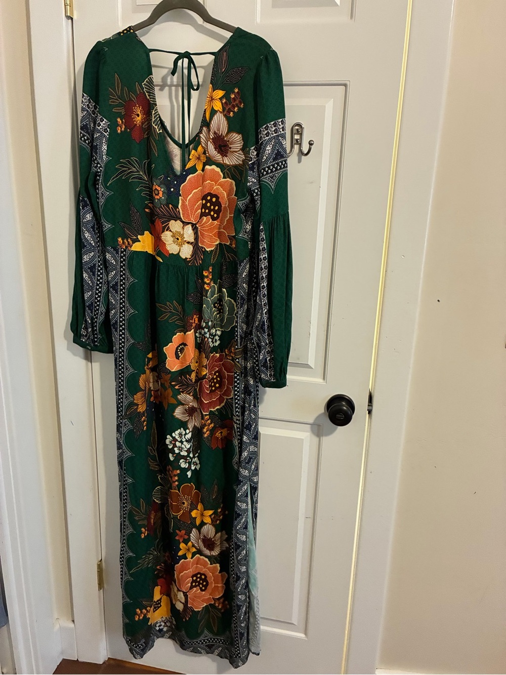 FARM Rio Green Floral V-Neck Long Sleeve Maxi Dress - Picture 6 of 7